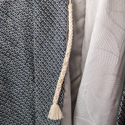 Détail haori himo cordon intérieur veste kimono japonaise vintage en soie shibori kanoko