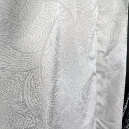 Doublure argentée à motif feuillage stylisé sur haori japonais vintage en soie shibori