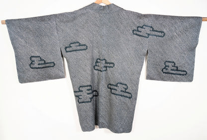 Haori japonais vintage en soie shibori motif kumo nuages bleu pétrole artisanat textile traditionnel