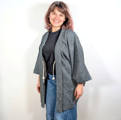 Haori japonais vintage en soie shibori kumo porté veste kimono femme bleu pétrole