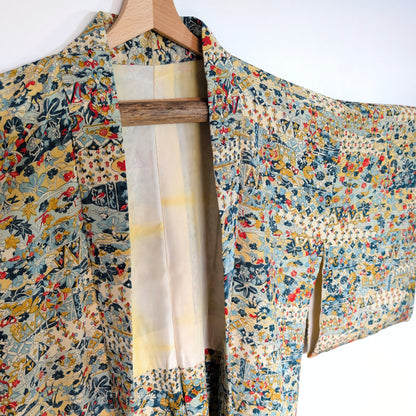 tissu haori japonais en soie chirimen avec motif floral wagara multicolore période showa