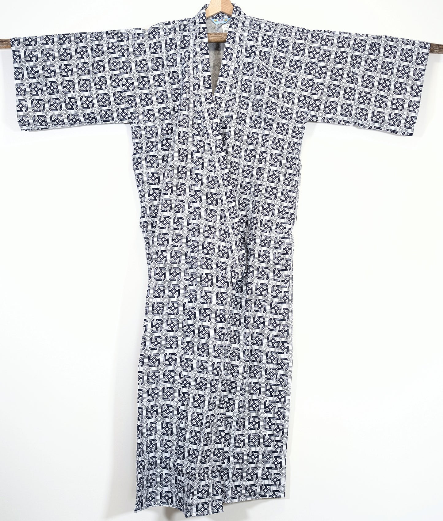 Kimono japonais homme taille L en coton, nemaki à manches longues et motif traditionnel bleu marine et blanc