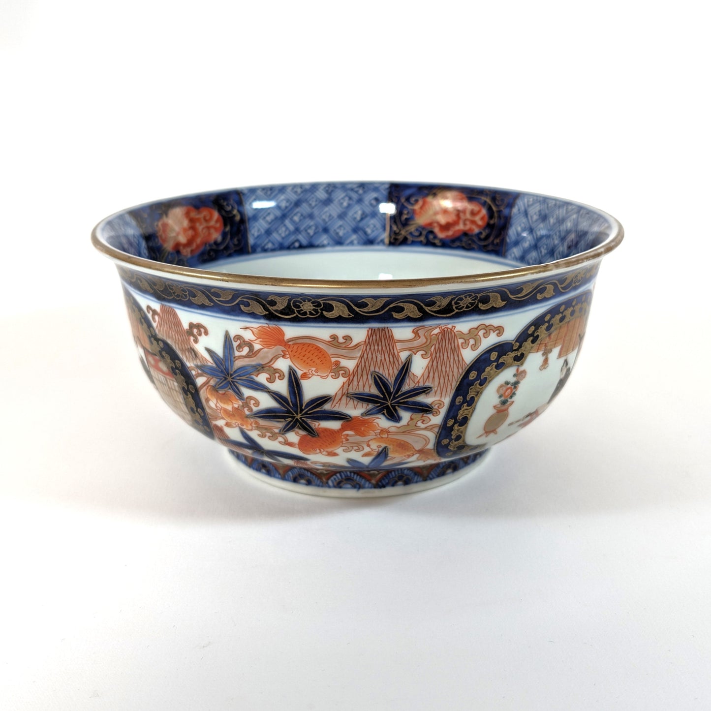 Jatte ancienne japonaise Imari de l’ère Meiji, porcelaine décorée main rouge bleu or.