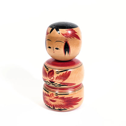 Kokeshi de collection japonaise par Suzuki Toshiyuki, structure double et décor floral peint à la main