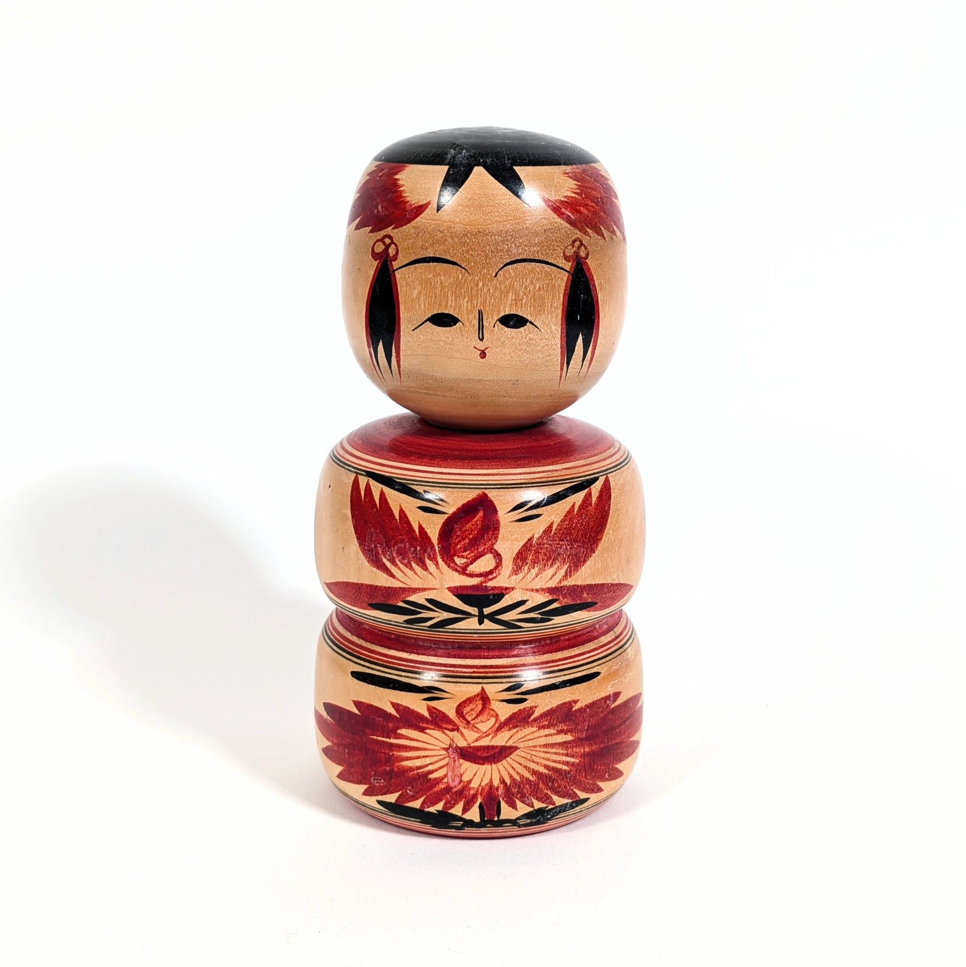 Poupée japonaise kokeshi ancienne de l’école Naruko, forme empilée en bois peint par Suzuki Toshiyuki Unkichi 2ème du nom