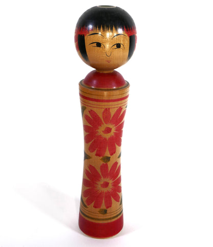 Kokeshi traditionnelle dento japonaise de style Naruko, sous-style Ginzan, artisan Mamoru Izu – vue de face
