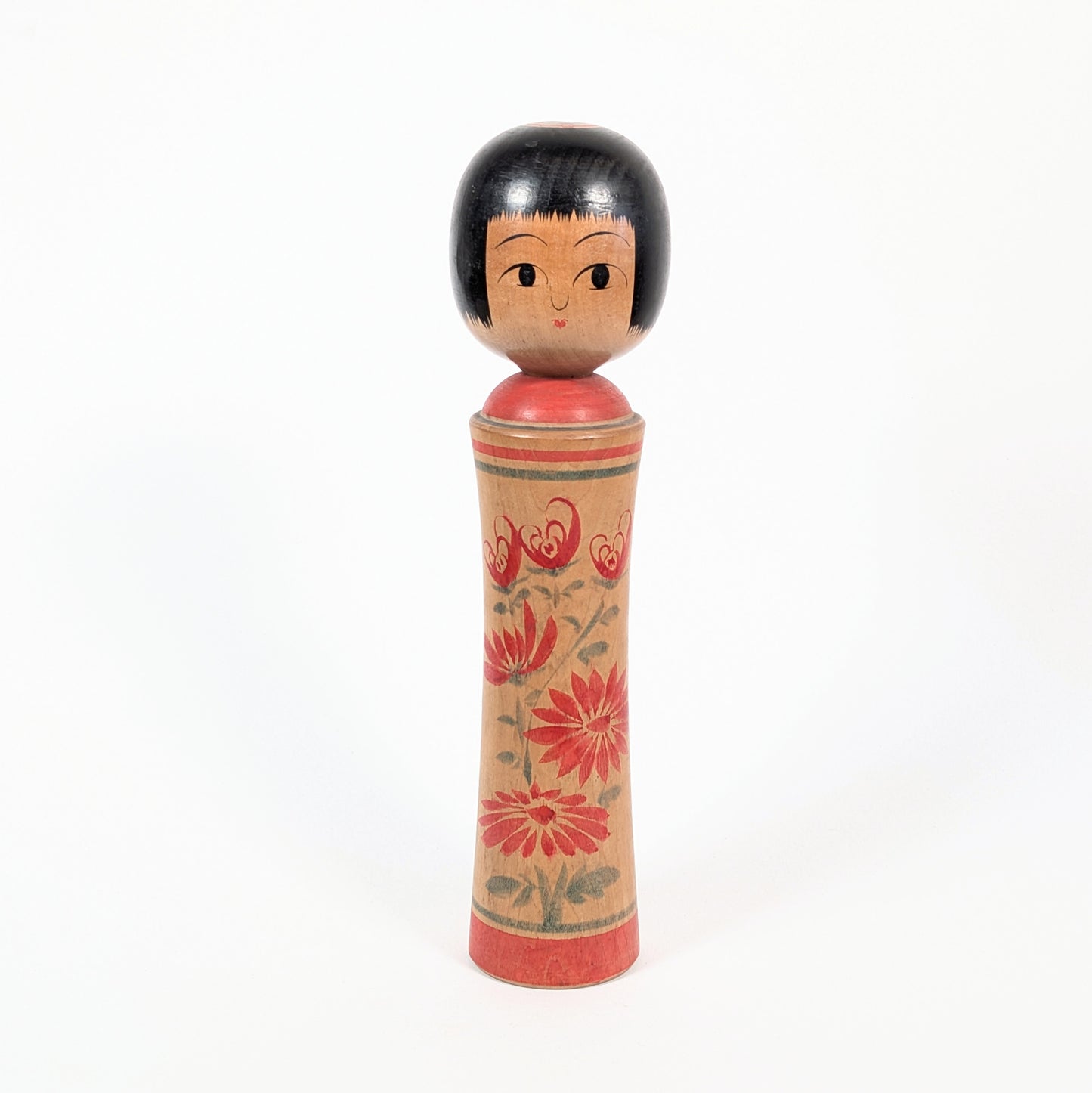 Kokeshi traditionnelle japonaise Ginzan Onsen par Mamoru Izu, 31 cm, visage Oshin aux grands yeux et corps floral