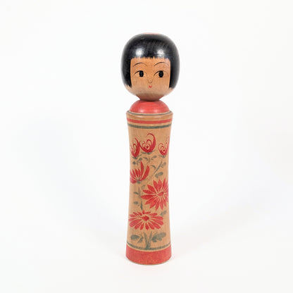 Kokeshi traditionnelle japonaise Ginzan Onsen par Mamoru Izu, 31 cm, visage Oshin aux grands yeux et corps floral