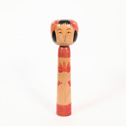 Kokeshi traditionnelle japonaise Tsuchiyu sous type Sabako de 24 cm par Inage Yutaka, corps élancé rouge et bois naturel