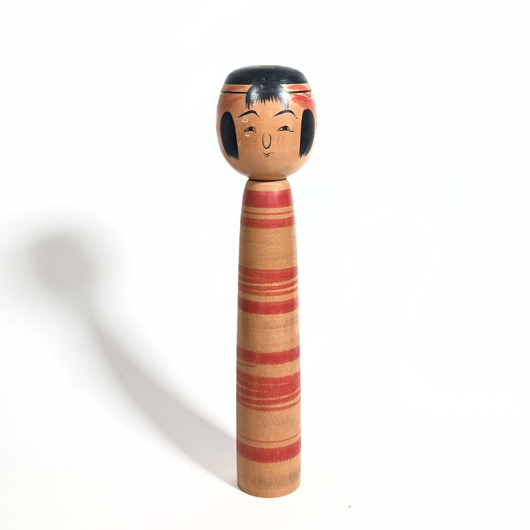 Poupée kokeshi Tsuchiyu signée Chuzo Watanabe, artisanat japonais traditionnel en bois, époque Showa vintage