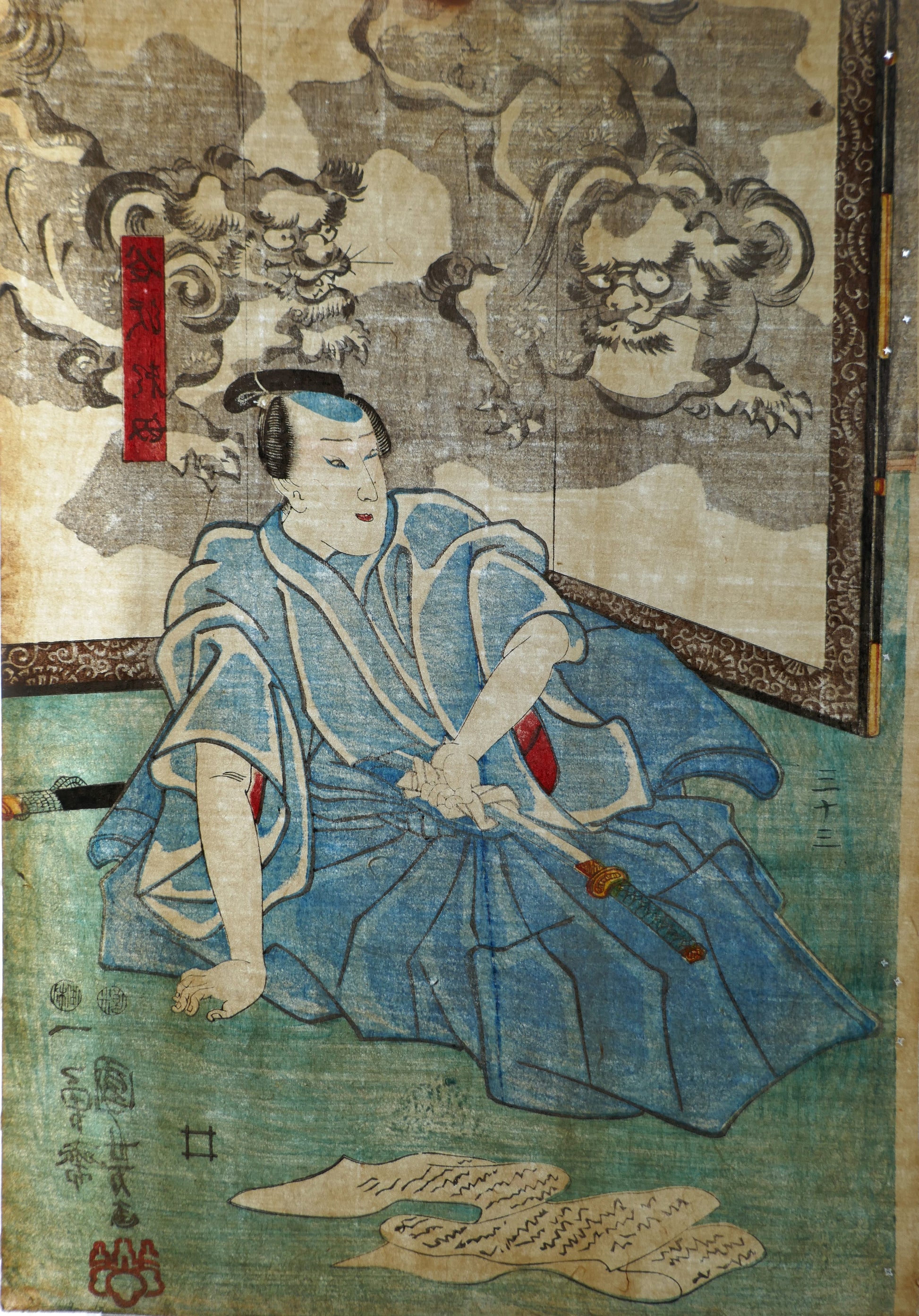Détail du verso de l’estampe japonaise originale de Kuniyoshi — papier washi ancien montrant les traces d’impression du bois, Edo 1849–1850.