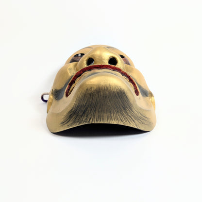 Masque Nô doré Ōtobide vu par-dessous montrant le nez, la bouche ouverte et les poils peints du menton