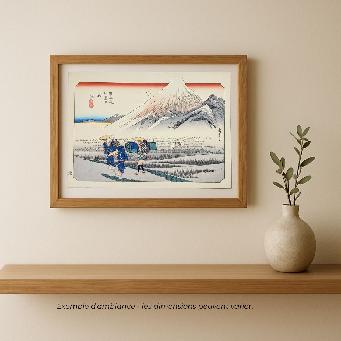 mise en scène dans un salon de l'estampe japonaise ukiyo-e de Hiroshige représentant le Mont Fuji au matin, station Hara sur la route du Tokaido, réédition Taisho 1926