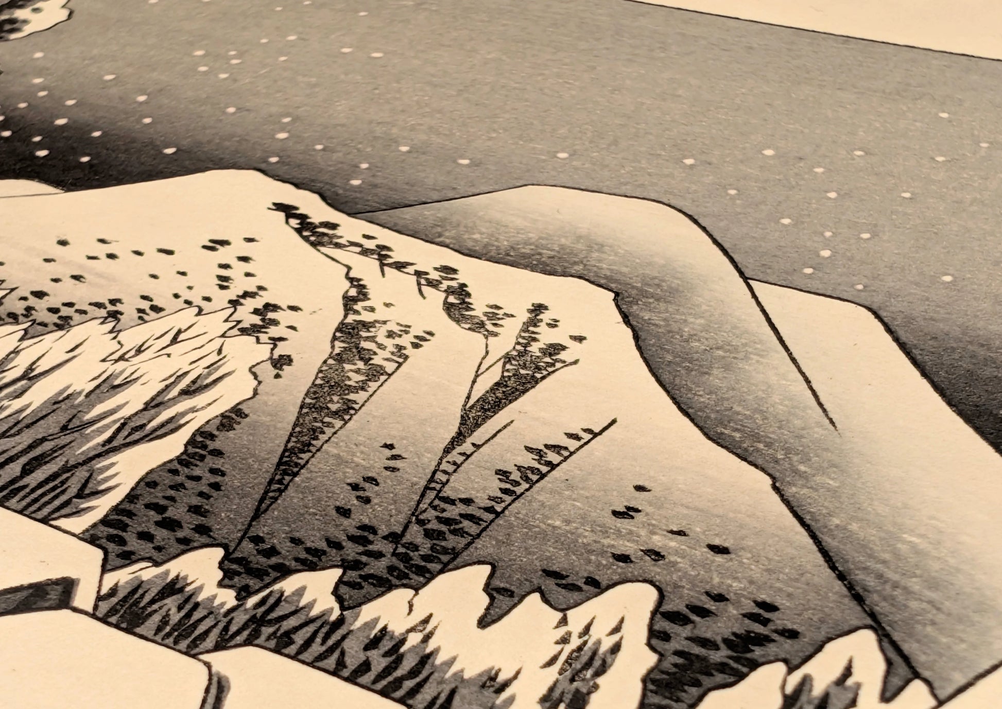 Montagnes japonaises enneigées sous un ciel nocturne dans l’estampe Kanbara de Hiroshige, série des 53 stations du Tōkaidō