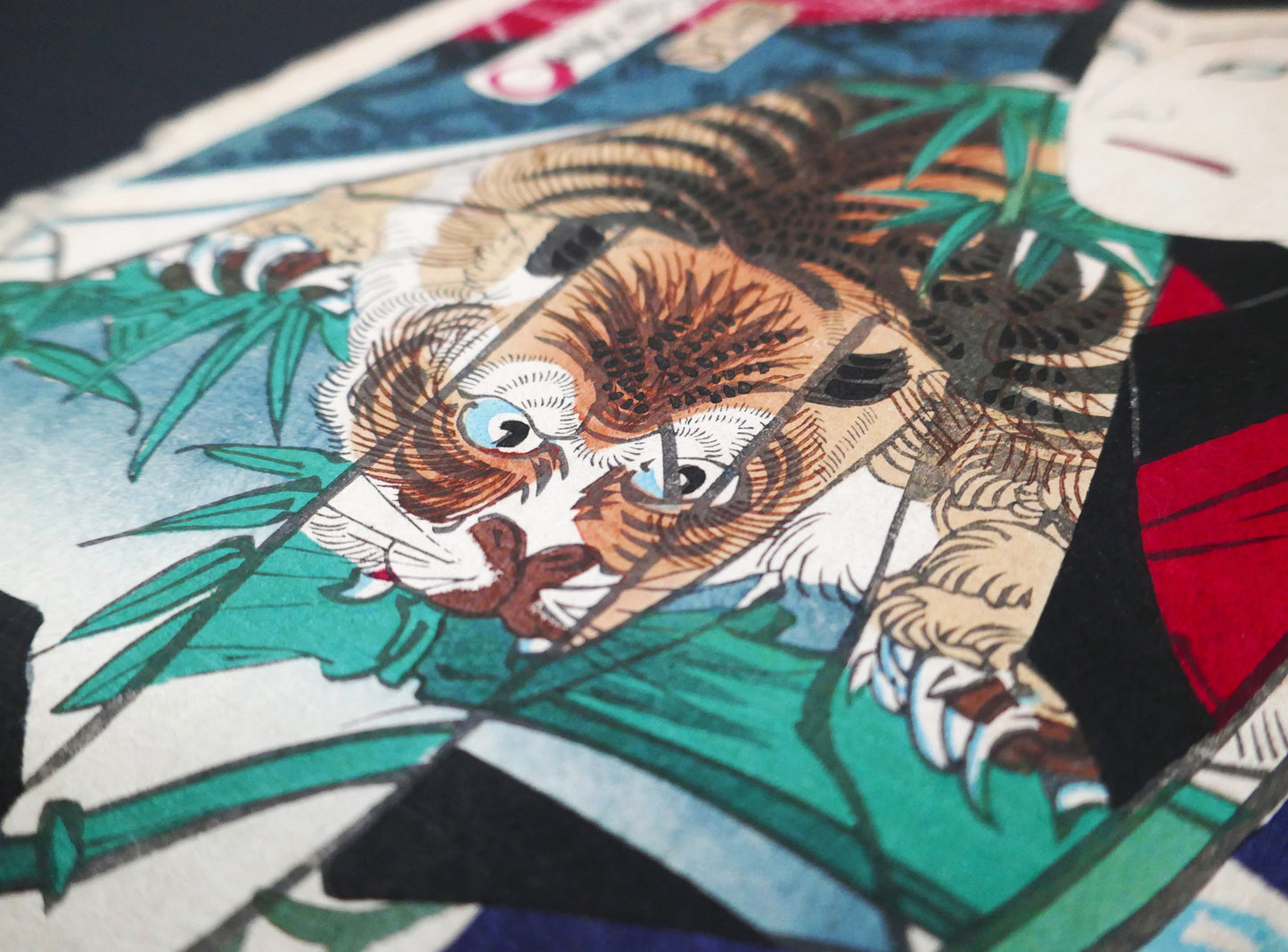 Motif de tigre dans une estampe japonaise ukiyo-e authentique par Toyohara Kunichika, gravure sur bois de l’époque Meiji.