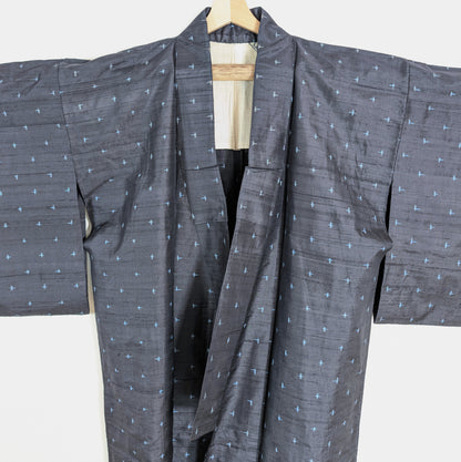 Nagagi homme en soie japonaise fine, tissage kasuri à motif géométrique traditionnel igeta
