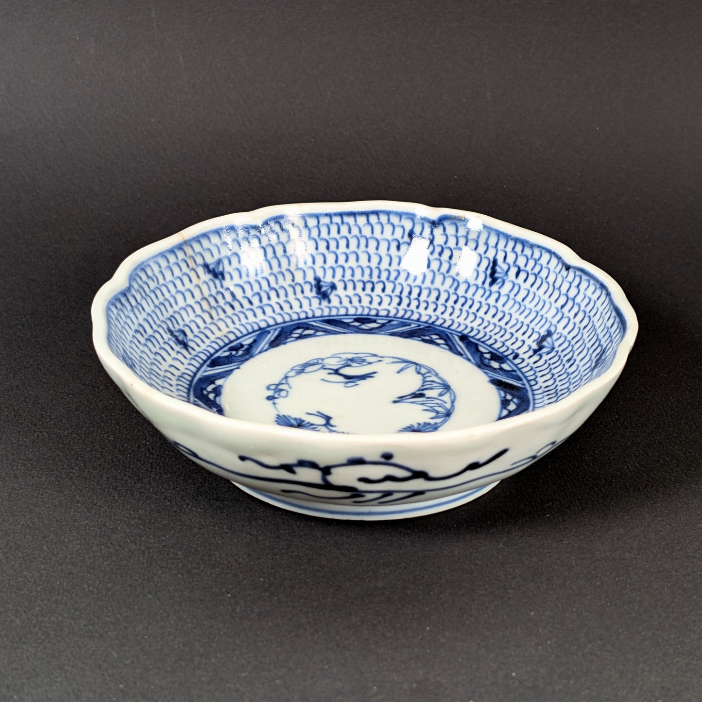 Namasu-zara Ko-Imari en porcelaine sometsuke bleu et blanc, Japon fin Edo XIXe siècle