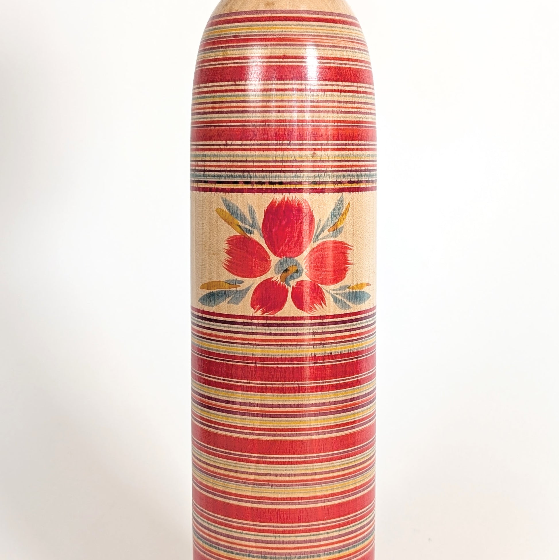 Poupée japonaise kokeshi Togatta Sakuta Koichi avec motif fleur de cerisier sakura peint à la main