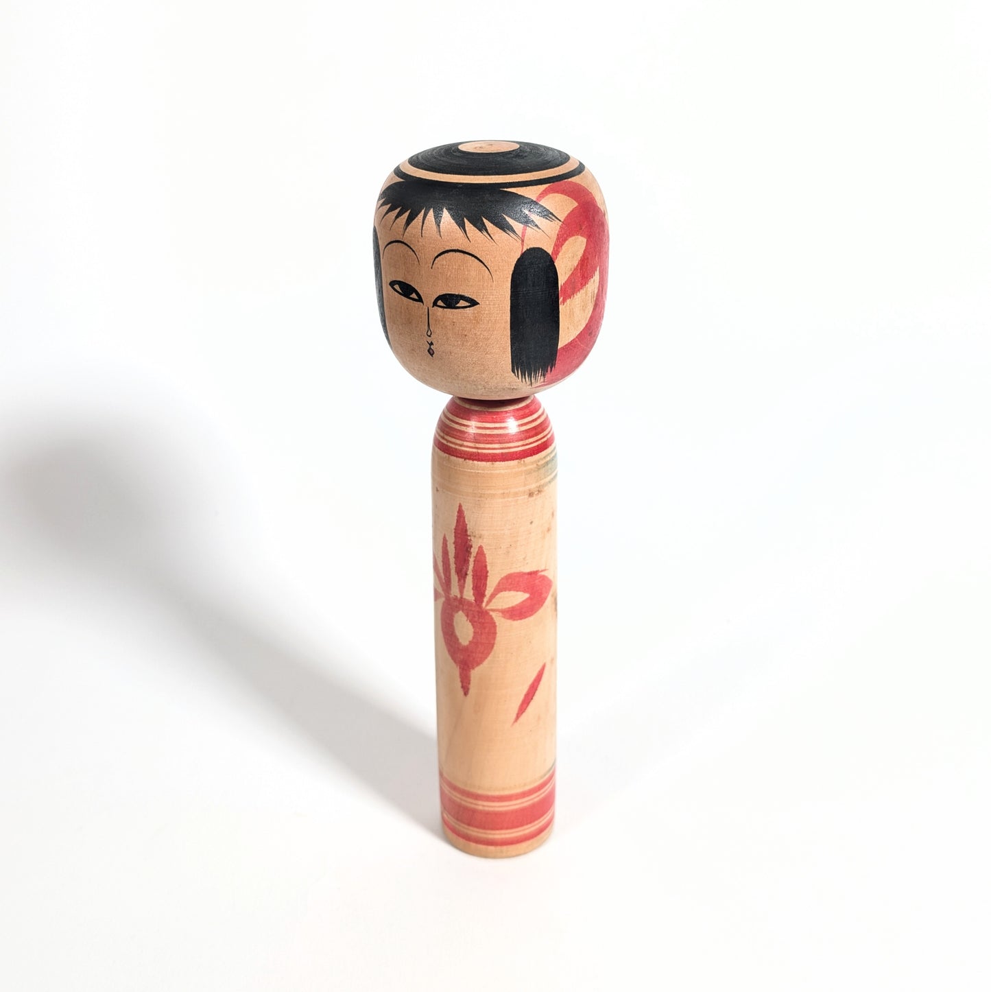 Poupée kokeshi vintage japonaise signée Yasuaki Katō, artisanat folk japonais du style Tsuchiyu.