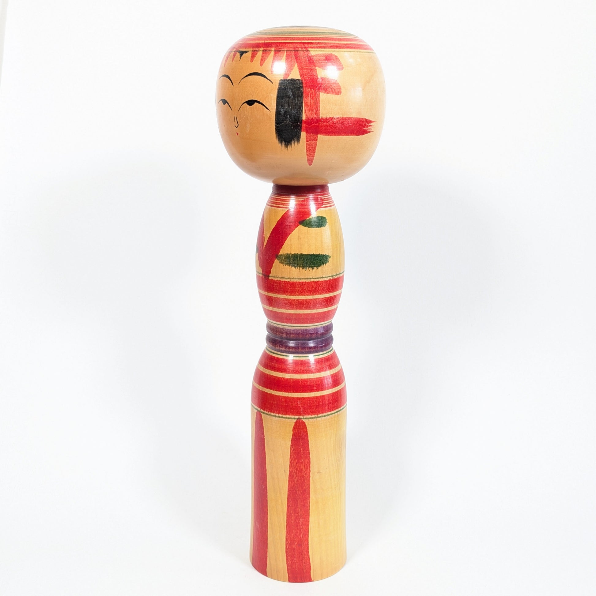 Poupée kokeshi Yajirō vintage du Japon, décor rouge et vert peint à la main sur bois naturel, grande pièce de collection japonaise