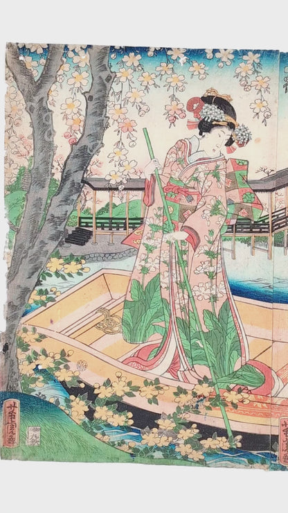 Vidéo d’un triptyque estampe japonaise Utagawa Yoshitora scène de hanami sur bateau Asazuma époque Edo