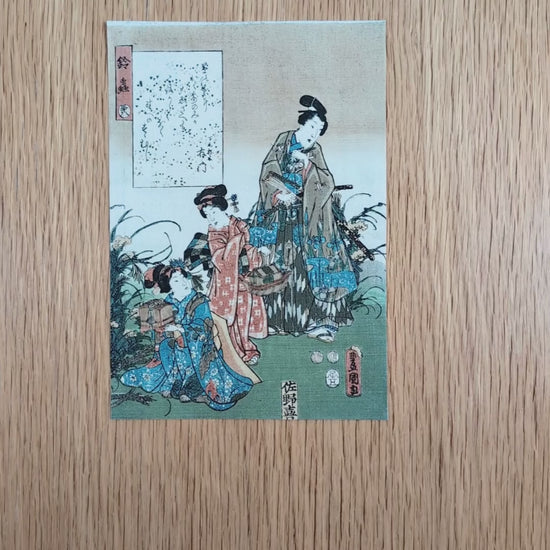 Vidéo de l’estampe japonaise originale Suzumushi de Utagawa Kunisada, ukiyo-e chūban de 1852, avec détails de l’impression, des personnages, des cages à grillons et du cartouche en karazuri.