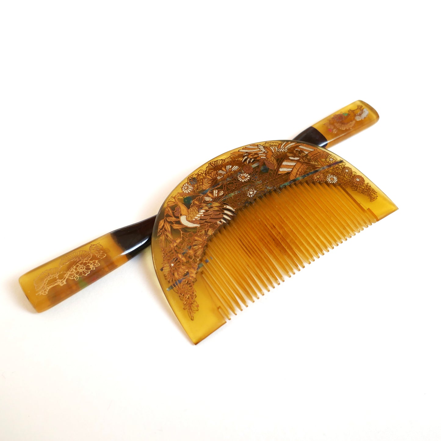 Ensemble kushi et kogai japonais en imitation écaille de tortue bekko, décor maki-e traditionnel, artisanat époque Shōwa.