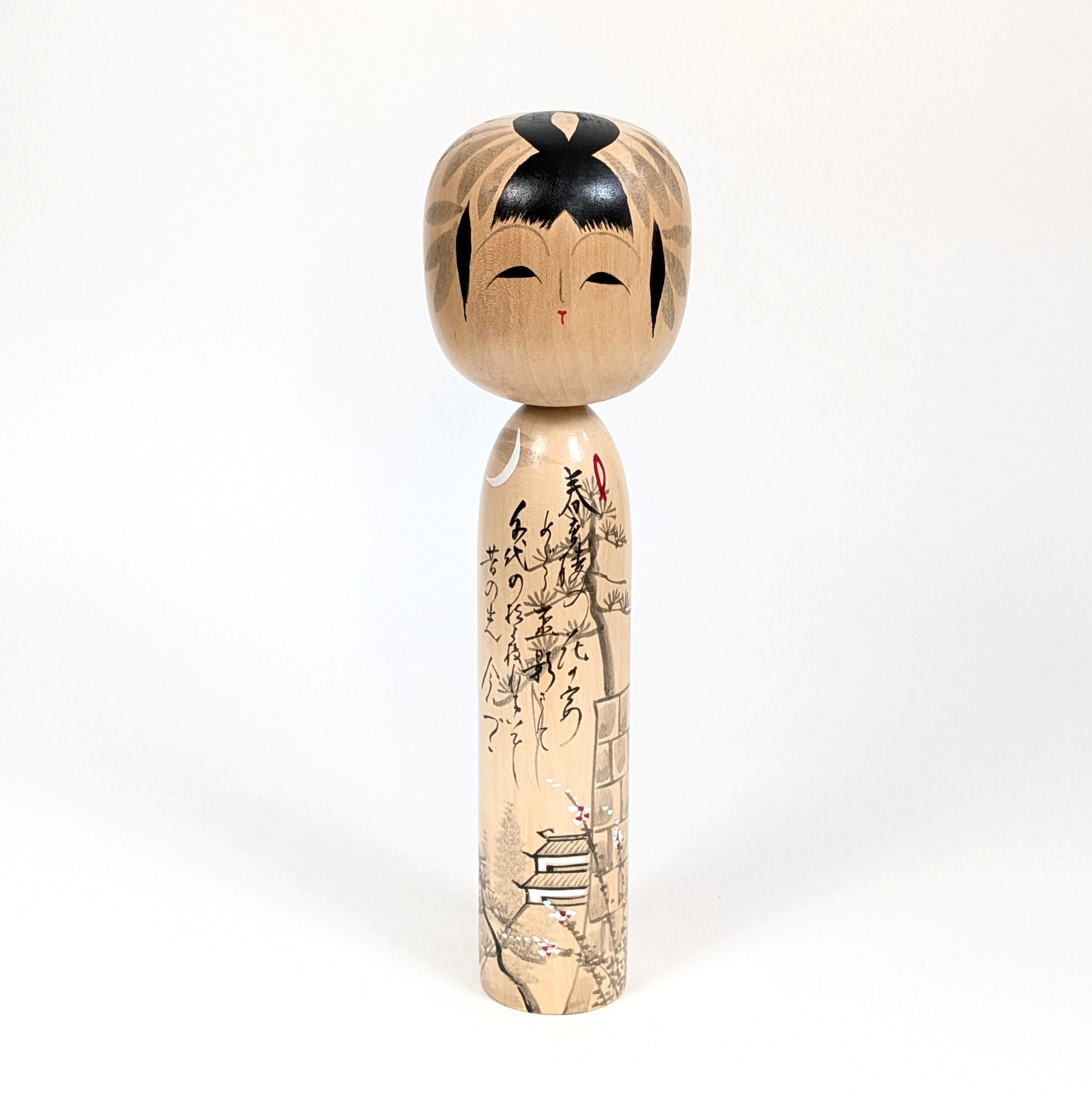 Vue de face de la shingata kokeshi Shūhō 秀峰, décor Kōjō no Tsuki 荒城の月 et paysage japonais. 30,5cm