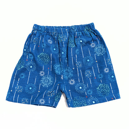 Short de jinbei enfant en coton bleu, motif hanabi feux d’artifice japonais, taille 95 cm.