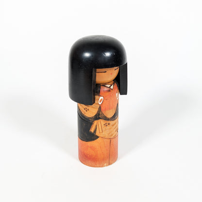 Figurine japonaise kokeshi sosaku vintage avec motifs de kimono travaillés dans le bois