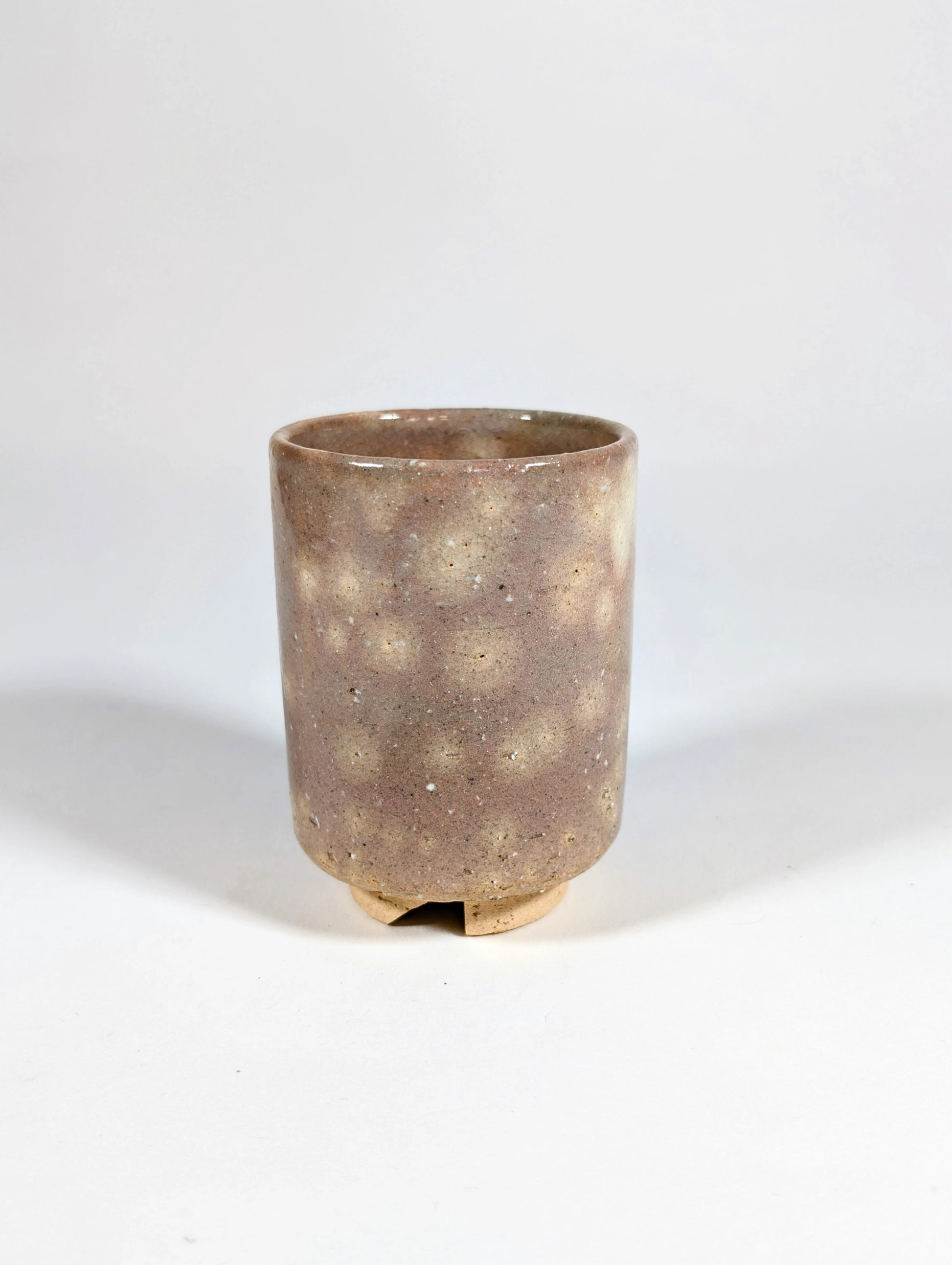 Tasse Hagi-yaki artisanale, profil avec pied tripode