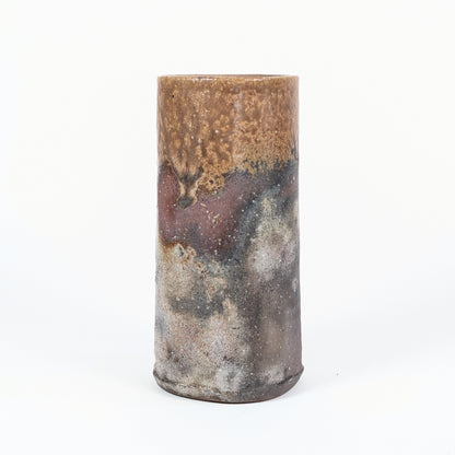 Vase ikebana Bizen-yaki cylindrique aux effets naturels goma et sangiri, par le four Mori Hōzan-gama