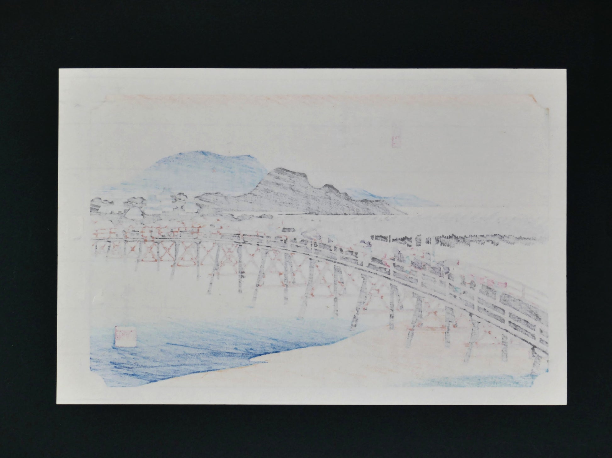Verso de l’estampe japonaise Hiroshige Okazaki Yahagi no hashi, montrant la transparence des pigments du tirage bois Yuyudo sur papier japonais