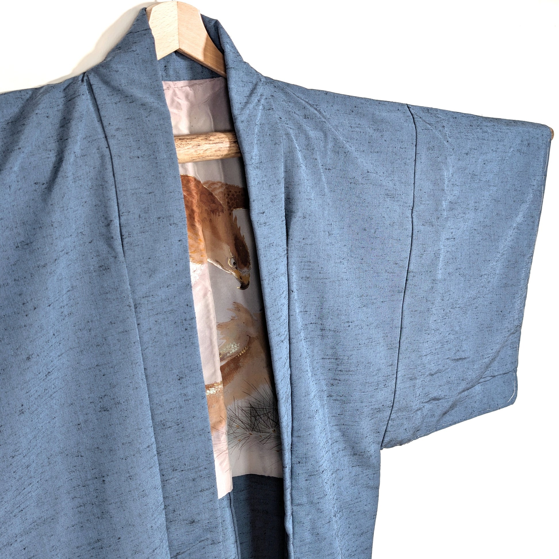 Veste japonaise vintage en soie tsumugi avec doublure artistique représentant un aigle