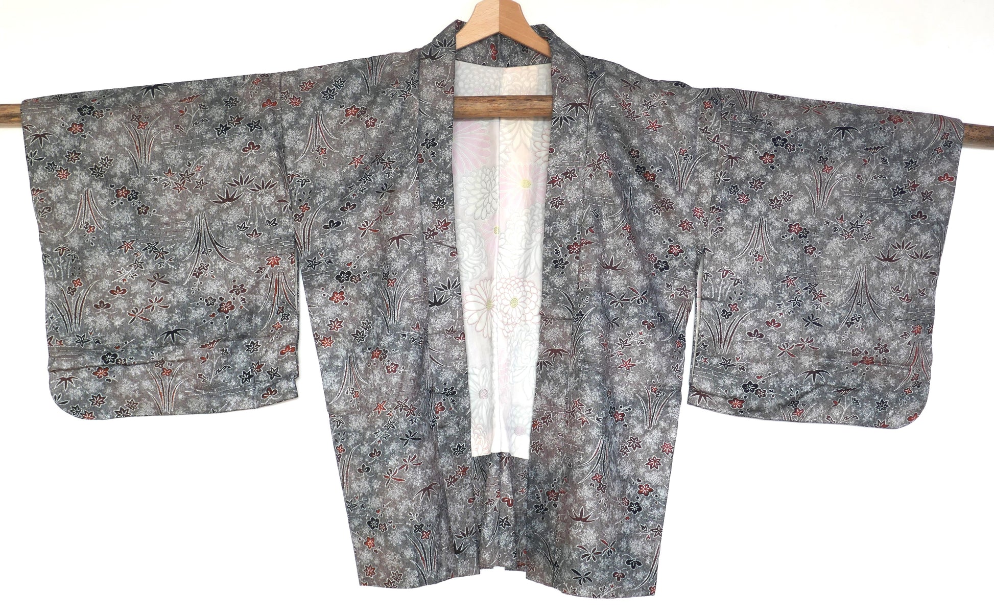 veste kimono traditionel japonais gris metallisé vue de face
