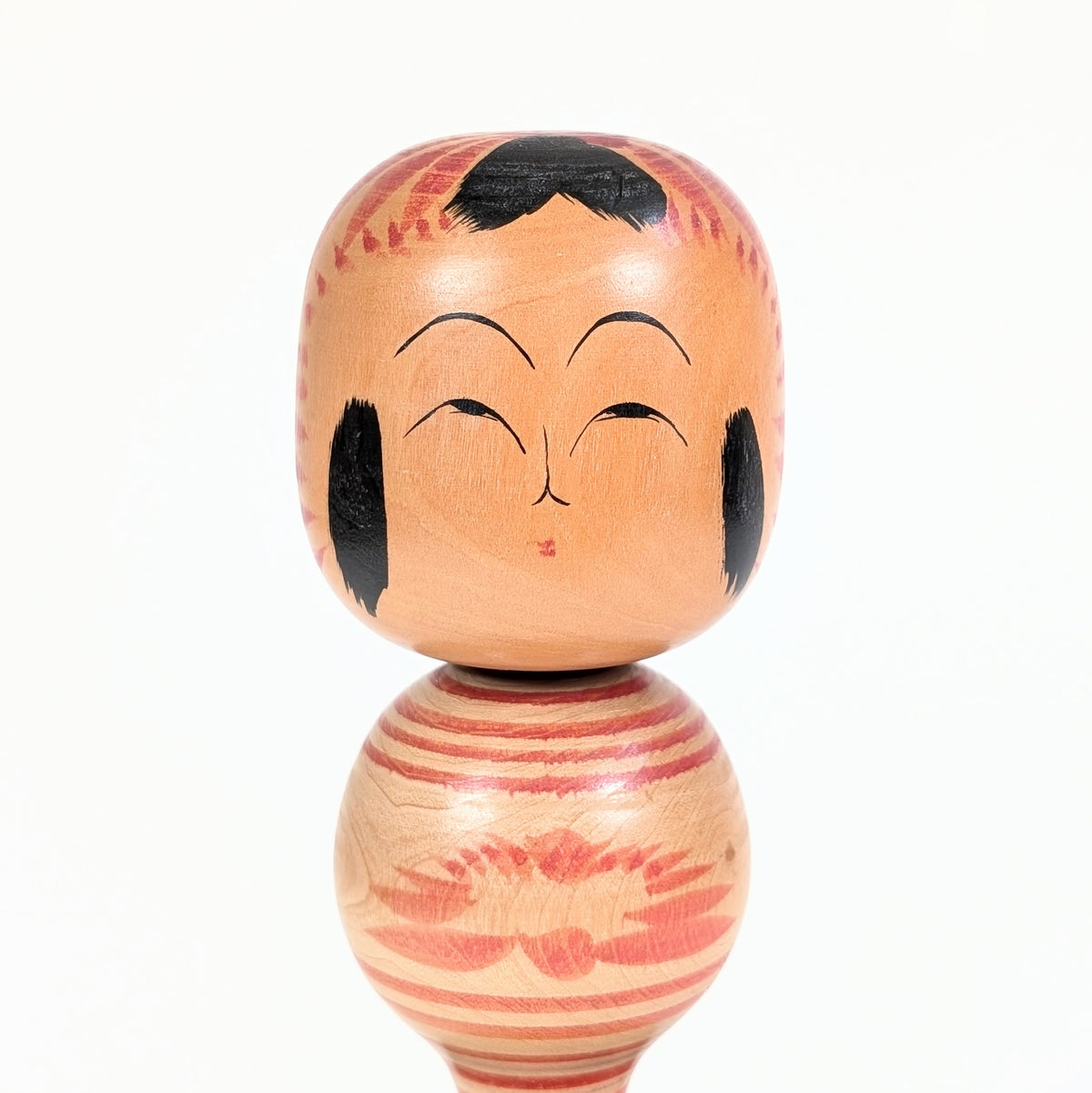 Gros plan du visage Tōgatta de Nagao Masayoshi avec nez ware-bana, yeux futae-mabuta et cheveux peints.