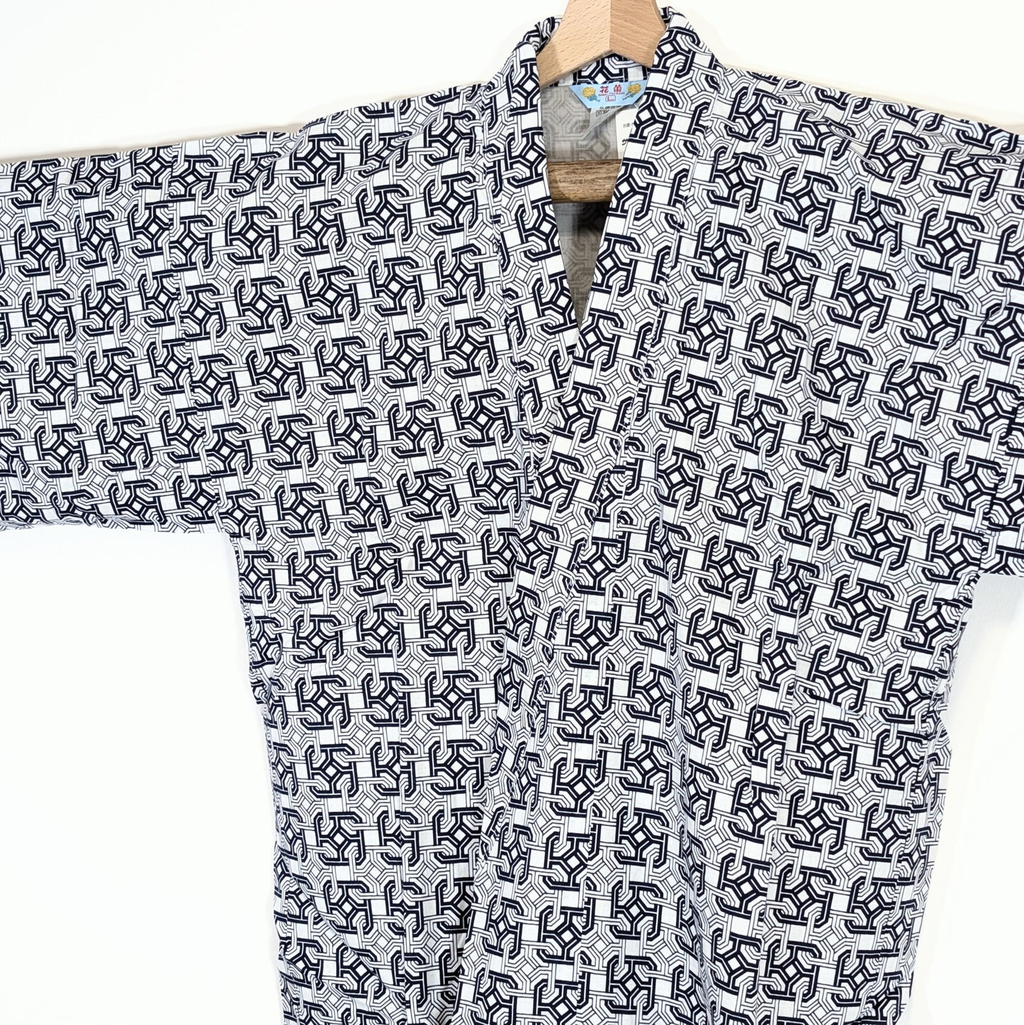 Yukata homme en coton japonais à motif géométrique Kaku Tsunagi, coupe traditionnelle à manches larges